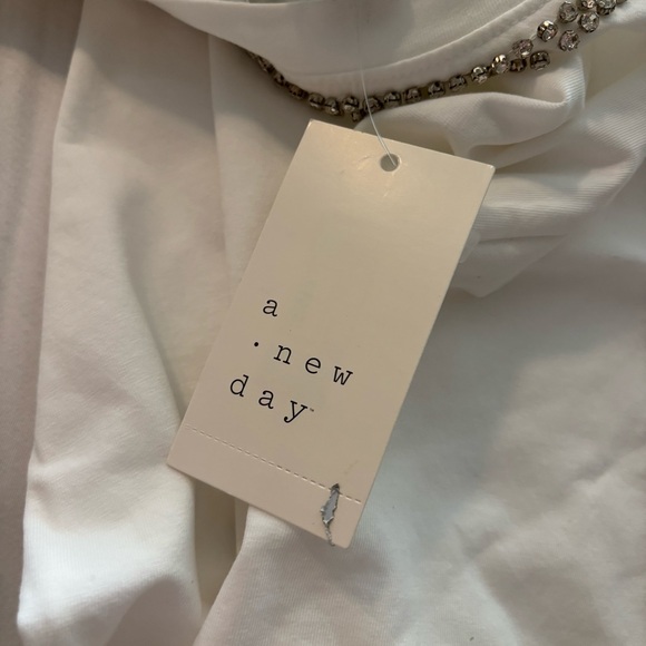 a new day x Target White Short Sleeve Top Bow Silver Rhinestone Beaded Neckline - Picture 9 of 9